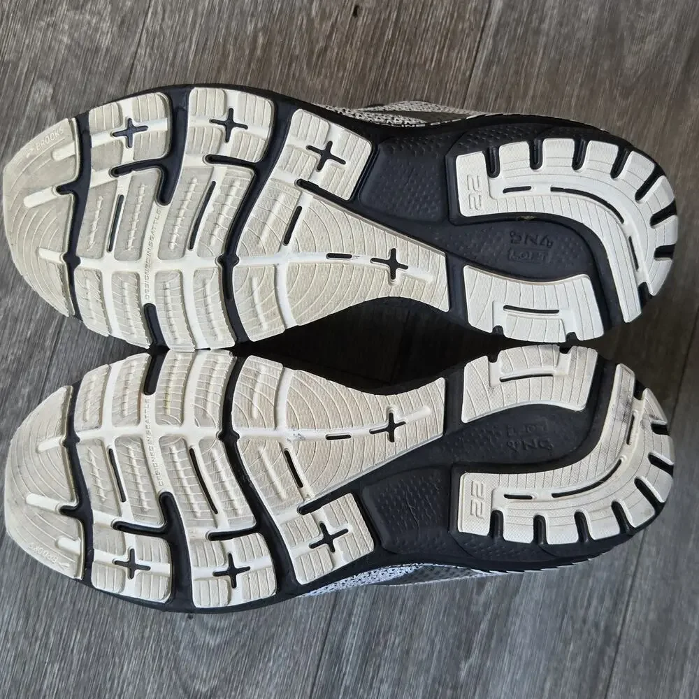 Brooks Shoes Womens 11 B White Black 1203531b135 Adrenaline 22 GTS